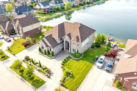 4303 S Spring Lake Ln, Shelby, MI 48316