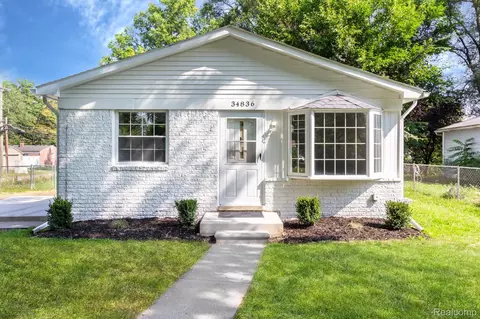 34836 Glen St, Westland, MI 48186
