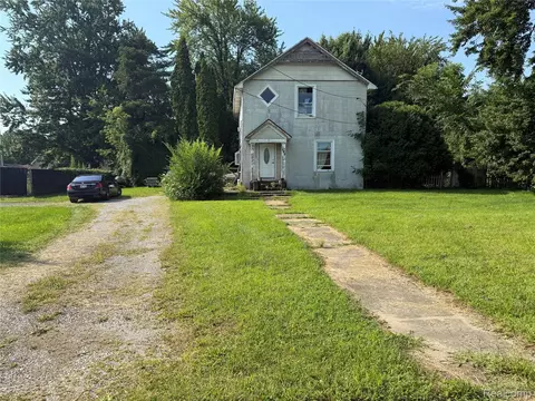149 W State St, Montrose, MI 48457