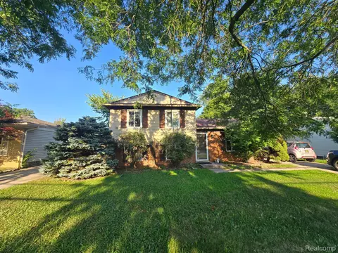 127 S John Hix St, Westland, MI 48186