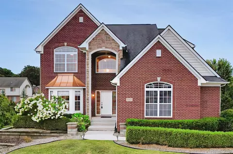 51921 Red Cedar Ct, South Lyon, MI 48178