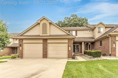 1307 Lilac Ln, Waterford, MI 48327