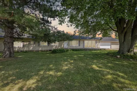 2933 E Sanilac Rd, Mayville, MI 48744