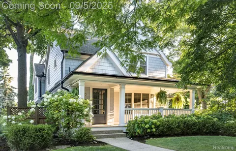 916 Madison St, Birmingham, MI 48009
