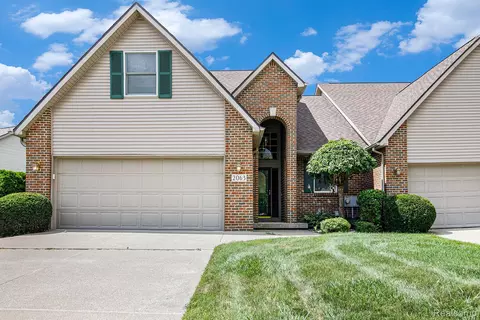 2063 Golfcrest Dr, Davison, MI 48423