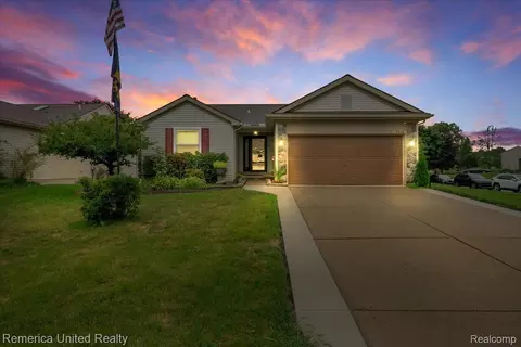 1816 Andover Blvd, Howell, MI 48843