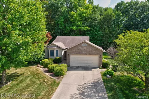 9267 Jill Marie Ln, Swartz Creek, MI 48473