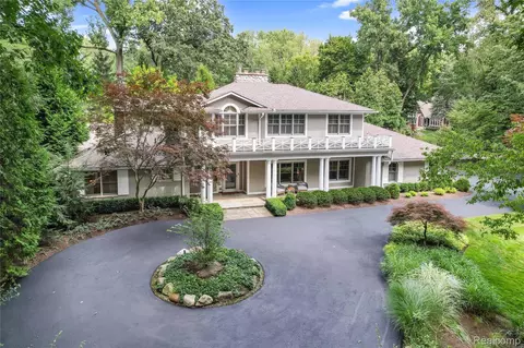 6060 Braemoor Rd, Bloomfield Hills, MI 48301