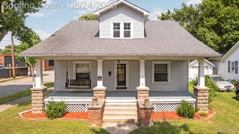 701 Baird St, Holly, MI 48442