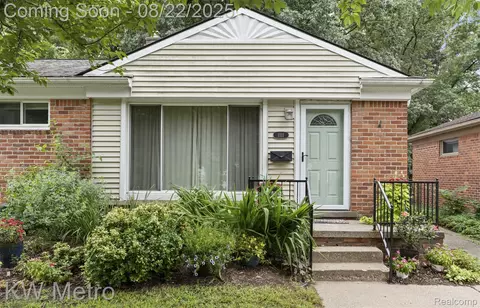 1111 Hickory Ave, Royal Oak, MI 48073