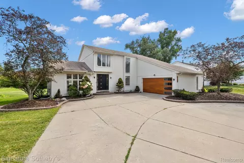 6207 Timberwood N, West Bloomfield, MI 48322