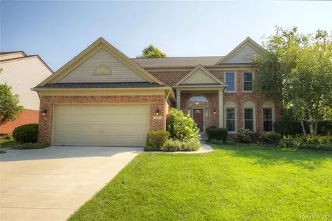 1537 Kensington Dr, Canton, MI 48188