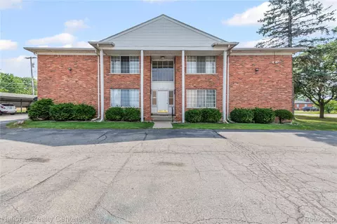 21464 Beaconsfield St #3, Saint Clair Shores, MI 48080