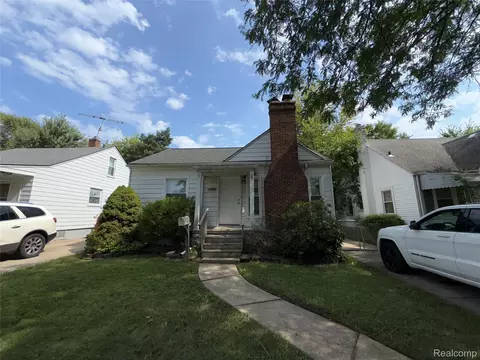 20293 Washtenaw St, Harper Woods, MI 48225