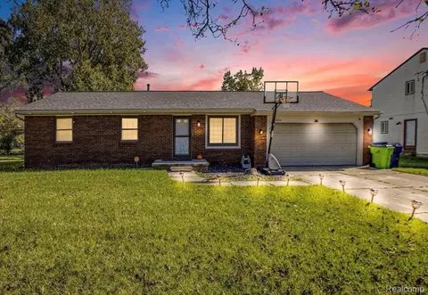 1688 Brookline St, Canton, MI 48187