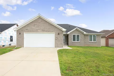 16240 Guest Ct, Roseville, MI 48066