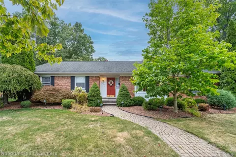2387 Ashby St, Trenton, MI 48183