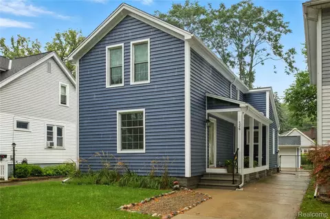 526 Notre Dame St, Grosse Pointe, MI 48230