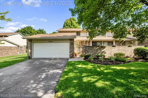 2864 Trailwood Dr, Rochester Hills, MI 48309