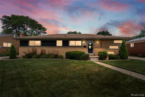 28706 Jacquelyn Dr, Livonia, MI 48154