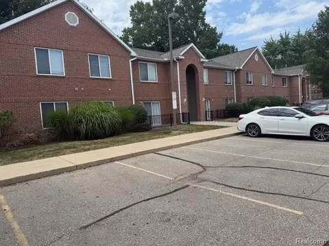 3021 Birch Row Dr #9, East Lansing, MI 48823