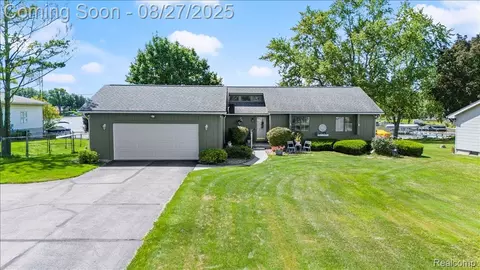10370 Dar Ln, Goodrich, MI 48438