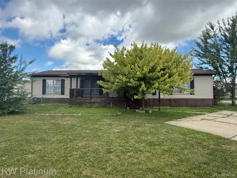 43585 Cardinal, Clinton Township, MI 48036