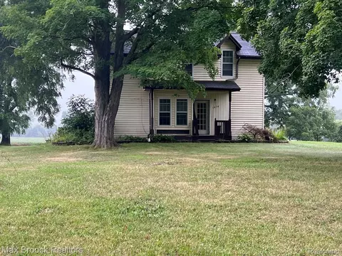1474 S Van Vleet Rd, Swartz Creek, MI 48473