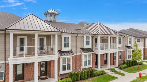 162 Jotham Ave, Auburn Hills, MI 48326