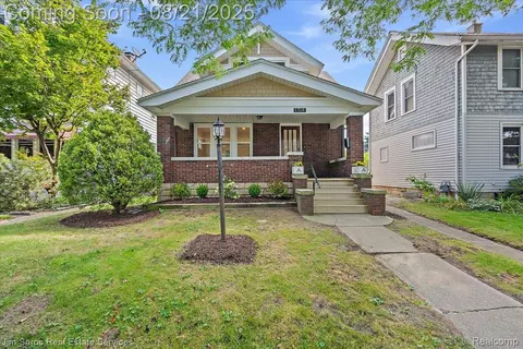 1318 Maryland St, Grosse Pointe, MI 48230