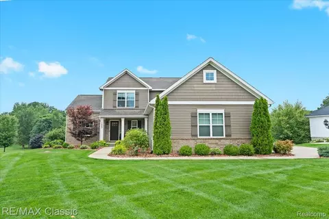 7803 Tipperary Trl, Tyrone, MI 48430