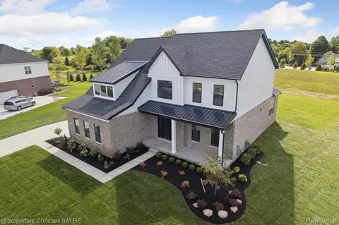20846 Farrier Pl, Northville, MI 48167