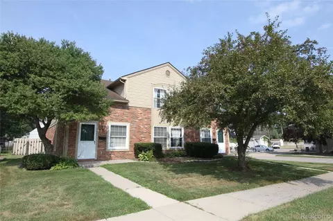 1247 N Main St, Clawson, MI 48017