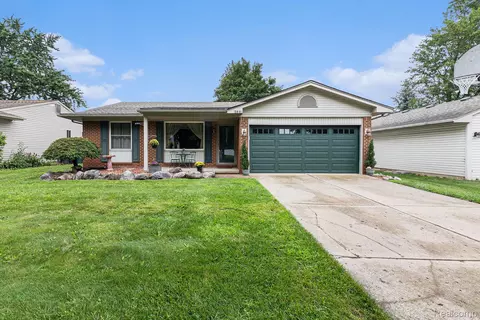 2891 Winter Dr, Troy, MI 48083