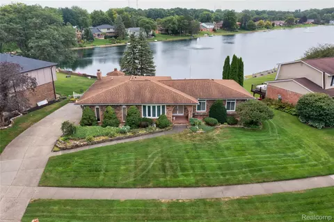 54810 Blue Cloud Dr, Shelby Township, MI 48315
