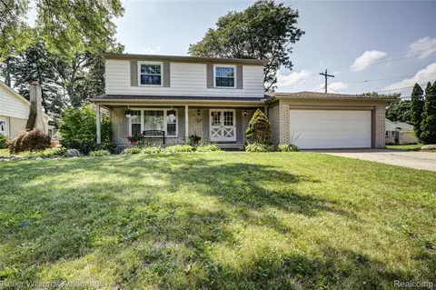 18467 Middlesex Ave, Lathrup Village, MI 48076