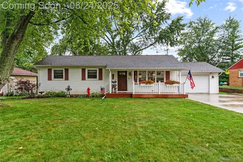 811 Saginaw St, Vassar, MI 48768