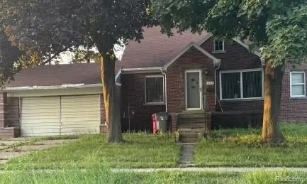 22215 Thomson St, Clinton Township, MI 48035