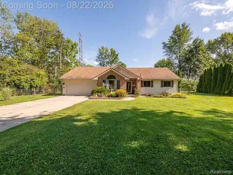 24433 Dugan Dr, Huron, MI 48164