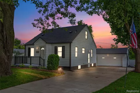 885 Hawthorne Ave, Ypsilanti, MI 48198
