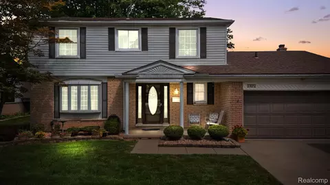 37072 Munger Dr, Livonia, MI 48154