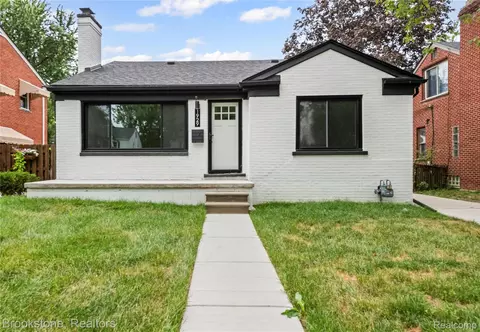1929 Allard Ave, Grosse Pointe Woods, MI 48236