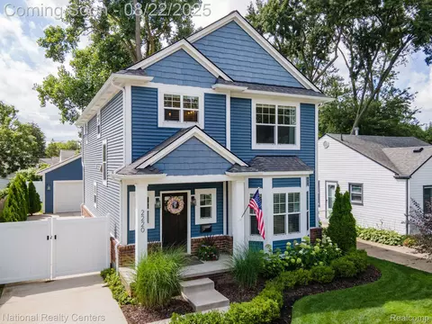 2220 Barrett Ave, Royal Oak, MI 48067