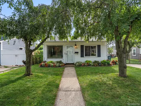1842 Wrenson St, Ferndale, MI 48220
