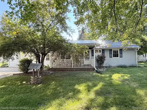 11460 Collingwood Ct, Clio, MI 48420