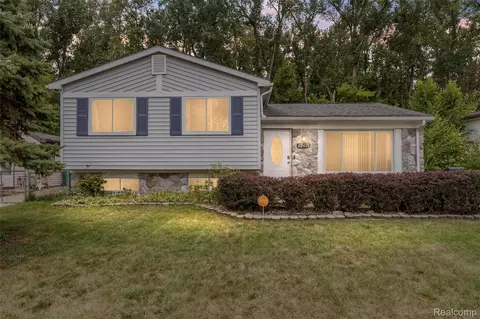 28670 Zellmer St, Romulus, MI 48174