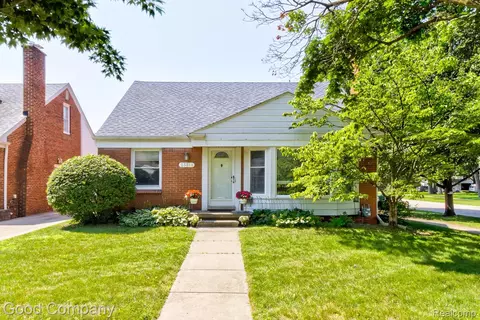 23351 Oak St, Dearborn, MI 48128