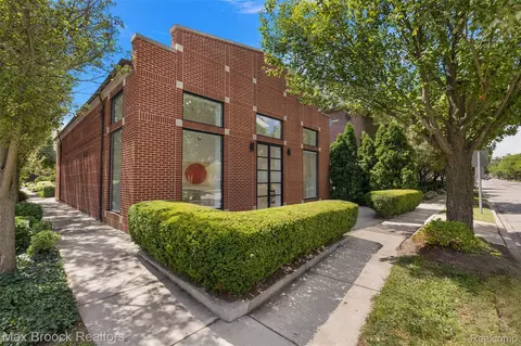 407 W Brown St, Birmingham, MI 48009
