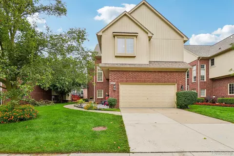 4281 Summer Pl #68, Shelby Township, MI 48316
