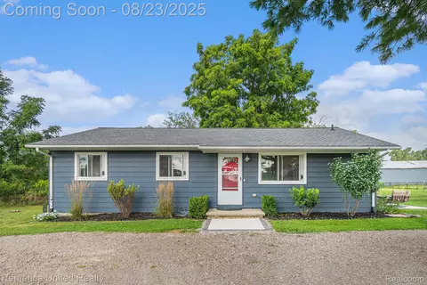 4945 Owosso Rd, Fowlerville, MI 48836